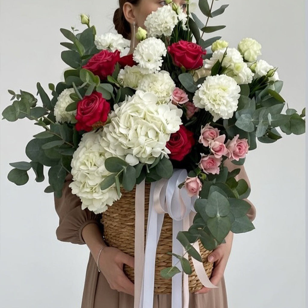 Mixed Flower Basket - TAVÉINE AE