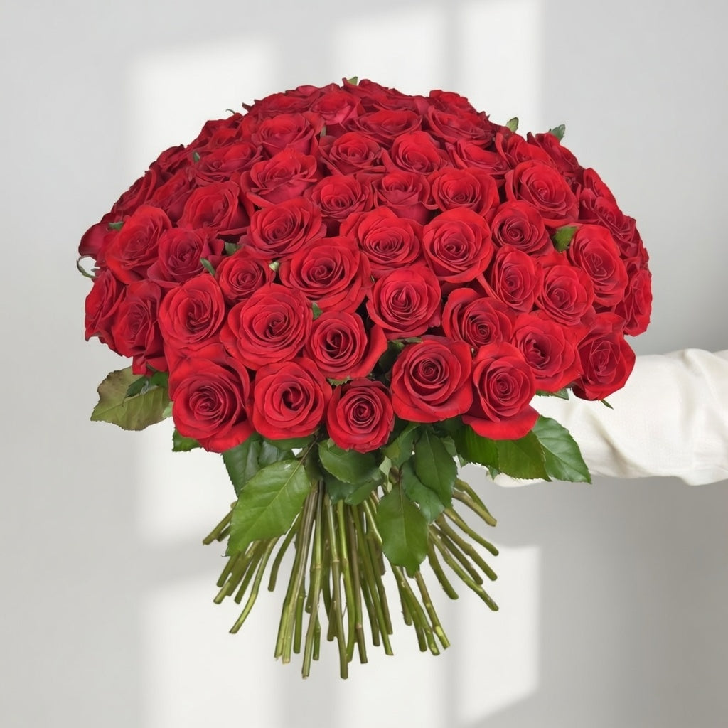 Pure Harmony - 51 Red Kenyan Roses - TAVÉINE AE