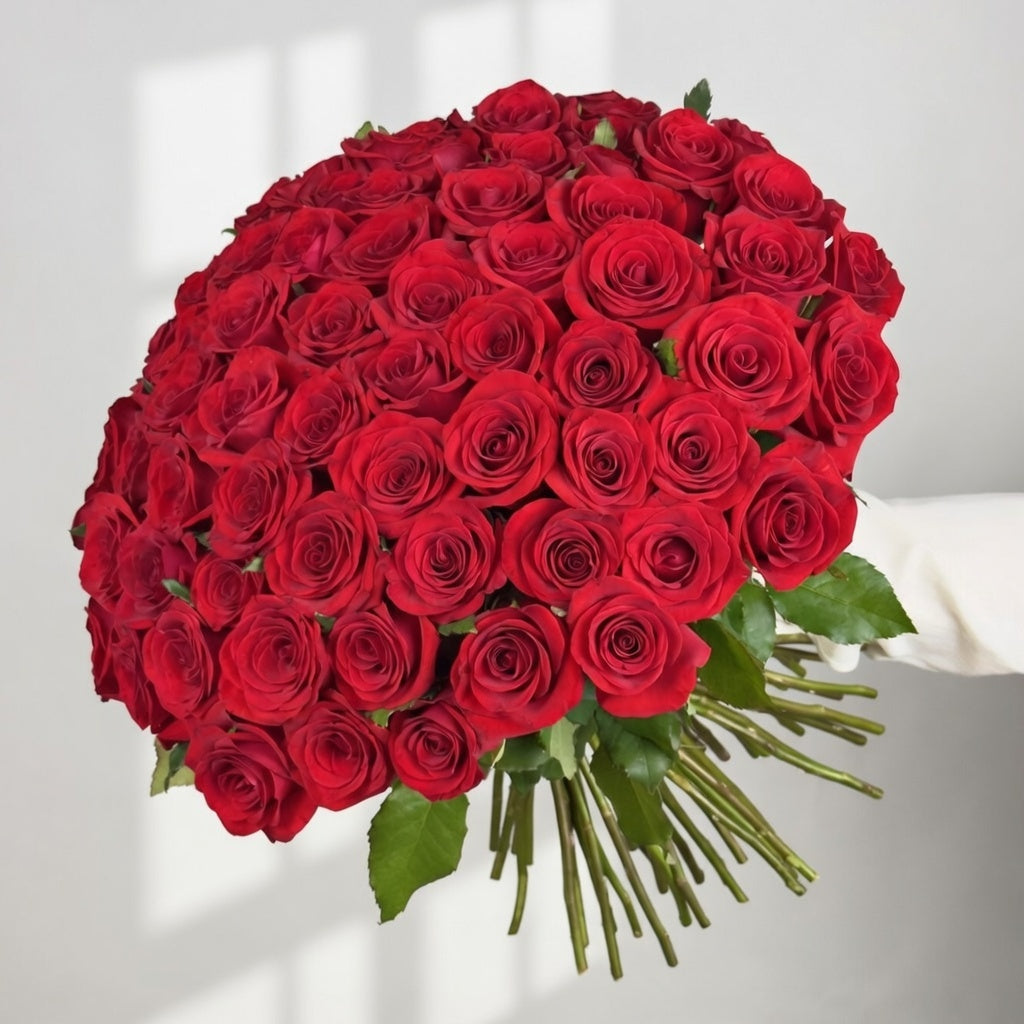 Pure Harmony - 51 Red Kenyan Roses - TAVÉINE AE